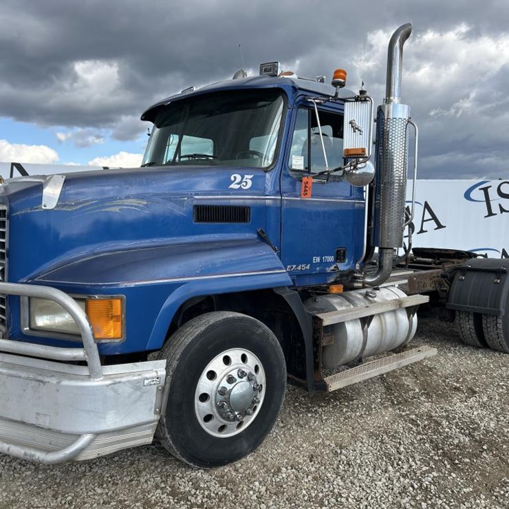 1997 MACK CH613