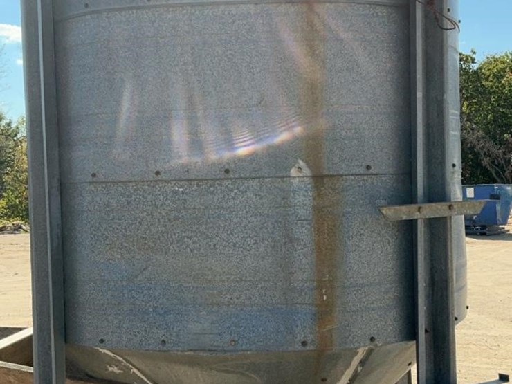 #169-•-big-husky-bin-with-cyclone-image-14