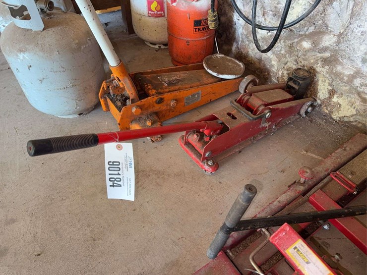 hydraulic-floor-jack-image-1