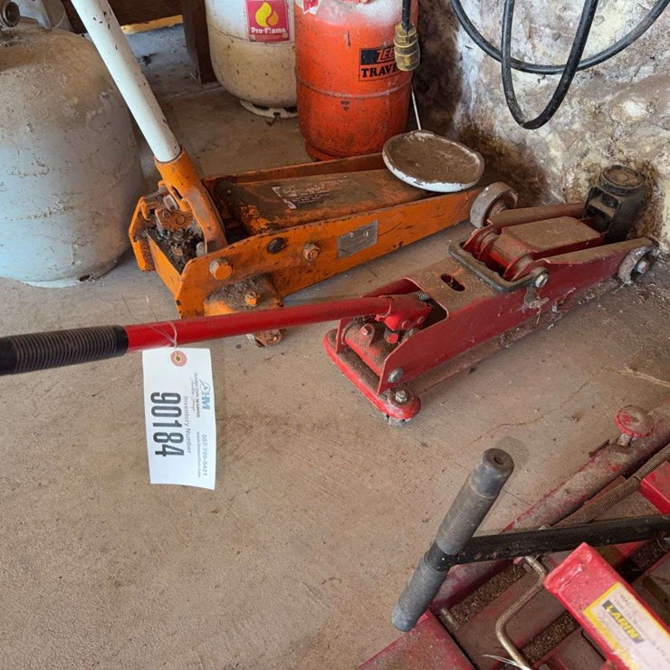 Hydraulic floor jack