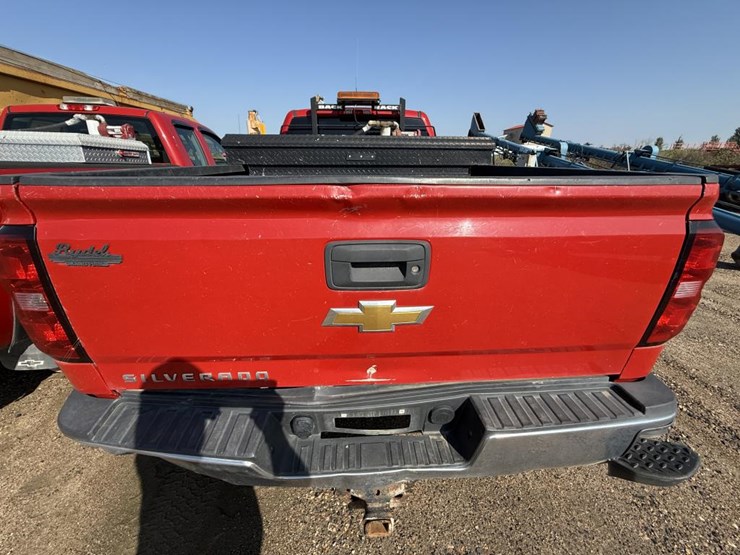 #2114-•-2015-chevrolet-silverado-2500hd-4x4-pickup-truck-image-17