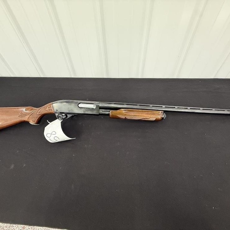 Remington model 870 magnum 12 gauge Shotgun