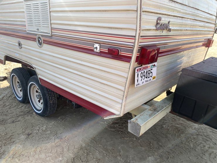 #1900-•-1989-companion-gooseneck-camper-(has-wi-title)-image-24