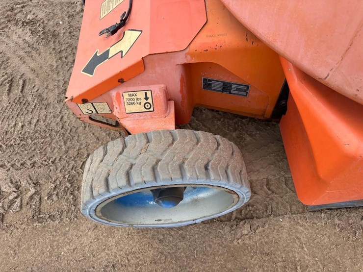 2007-jlg-e400ajp-image-9