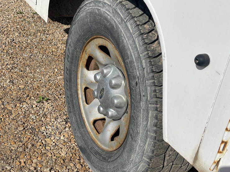 ford-f250-xl-image-14