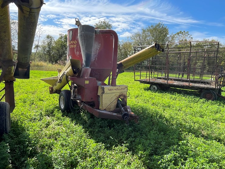 new-holland-355-image-3