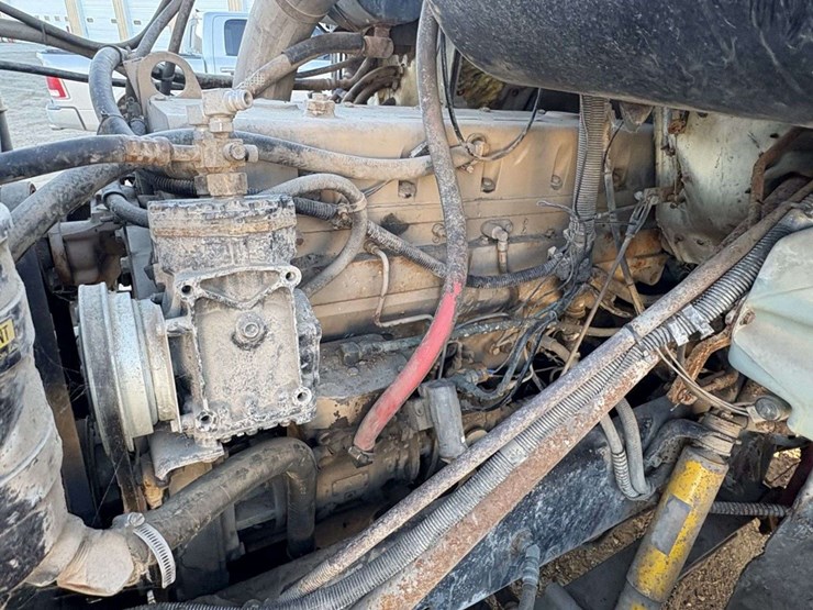 1989-international-8300-water-truck,-cummins-350,-10-speed,-tandem-axle,-246”-wb,-lopro-22.5-on-stee-image-33