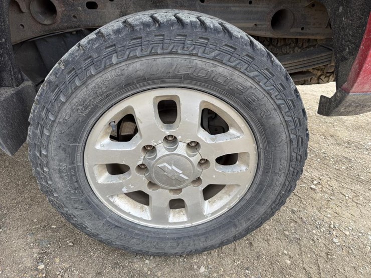 #2146-•-2015-chevrolet-silverado-2500hd-ltz-4x4-pickup-tru-image-36
