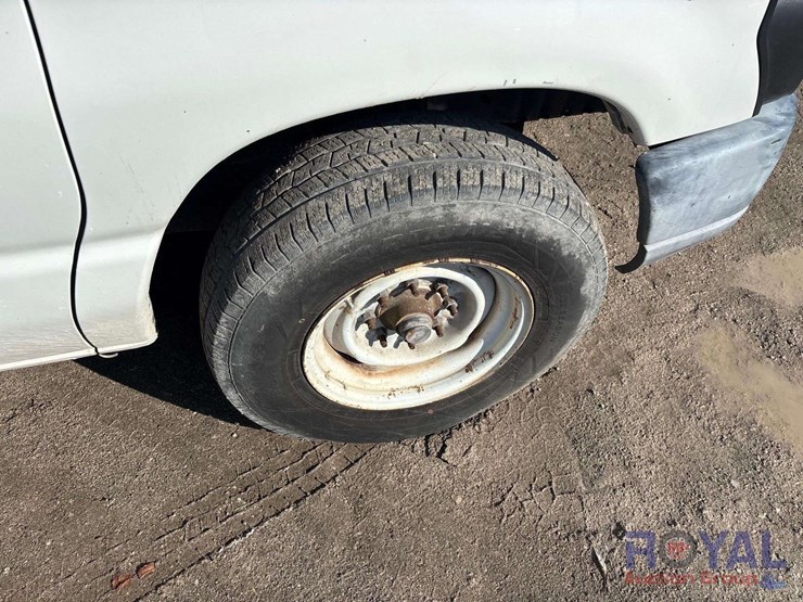 2008-ford-e350-image-26