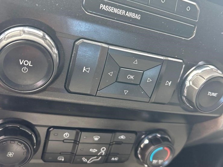 2019-ford-f350-xl-image-36