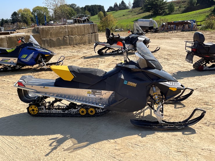 #1895-•-2009-ski-doo-mxz-renegade-600-snowmobile-(sells-with-bill-of-sale-only)-image-4
