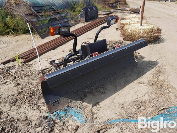 hiniker-7'-snow-plow-w/poly-moldboard-image-3