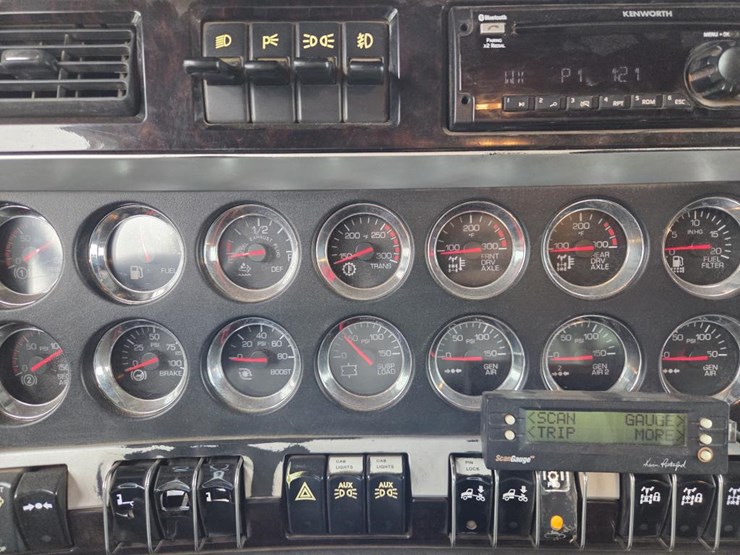 #1701-•-2013-kenworth-t800-log-truck-image-98