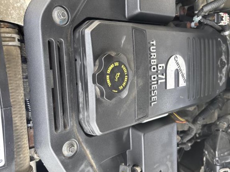2017-dodge-ram-3500-image-23