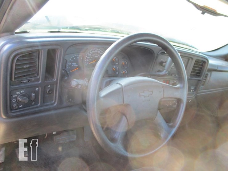 2003-chevrolet-2500-image-9