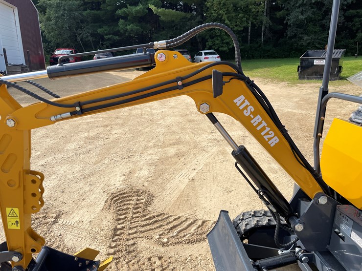 #203-•-new-rt12r-mini-excavator-image-10