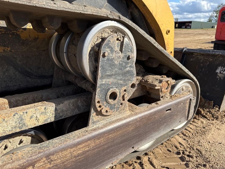 2005-caterpillar-267b-image-11