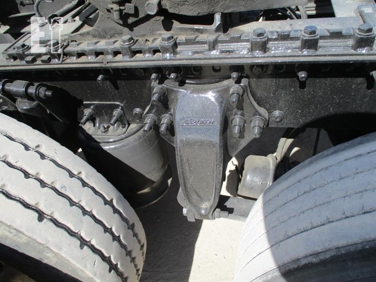 2012-freightliner-cascadia-125-image-20