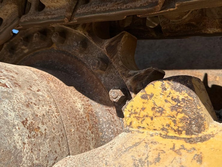 2015-caterpillar-d5k2-lgp-image-8