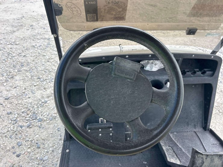 ez-go-electric-golf-cart-image-5