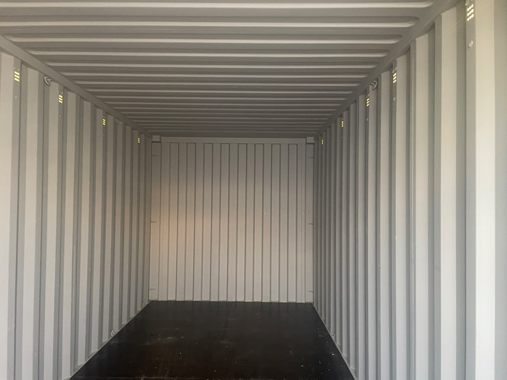 #303-•-20'-shipping-container-image-10