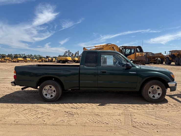 2001-toyota-tacoma-srs-truck-image-5