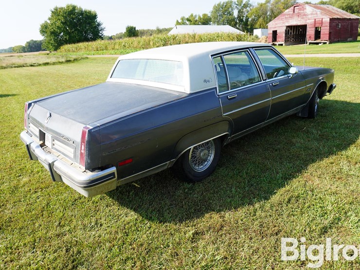 1982-oldsmobile-ninety-eight-4-door-sedan-image-5