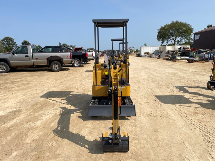 #210-•-new-rt15r-mini-excavator-image-8