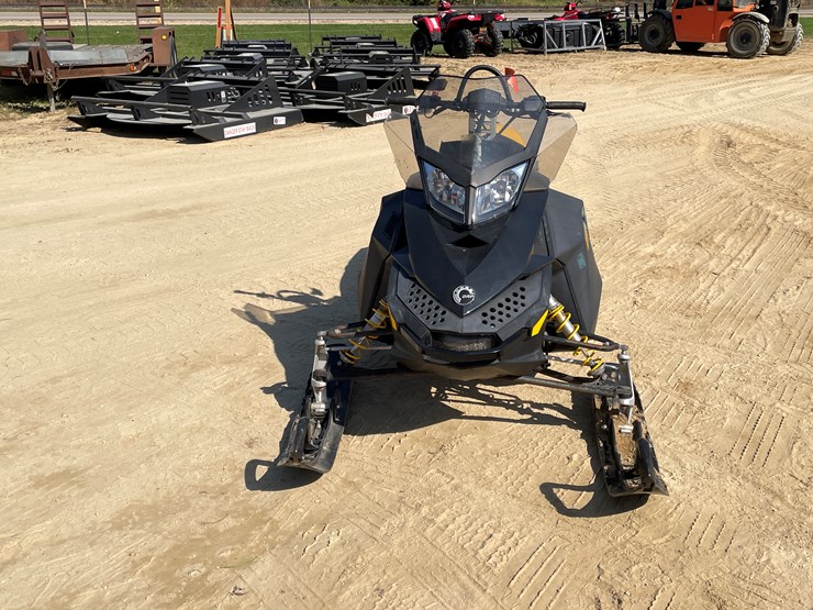 #1895-•-2009-ski-doo-mxz-renegade-600-snowmobile-(sells-with-bill-of-sale-only)-image-2