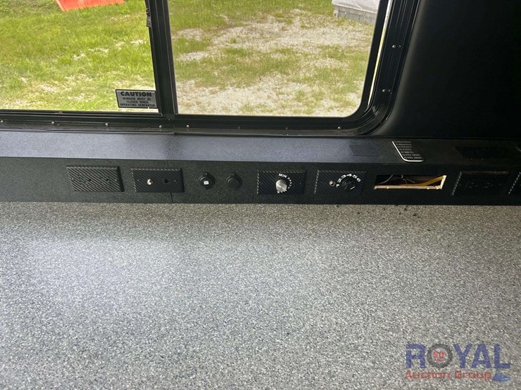 2001-blue-bird-commercial-portable-office-bus-image-12