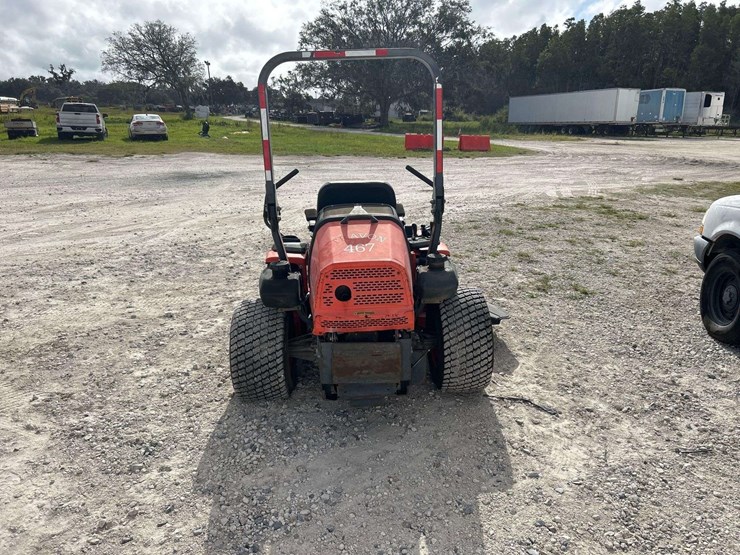 zero-turn-mower-image-16
