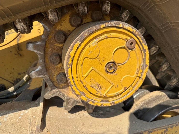 2020-caterpillar-259d3-image-11