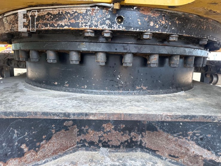 2018-caterpillar-325flcr-image-17