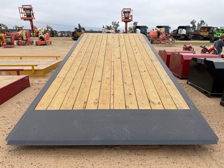 unused-xstar-101"-x-20'-loading-ramp-image-2