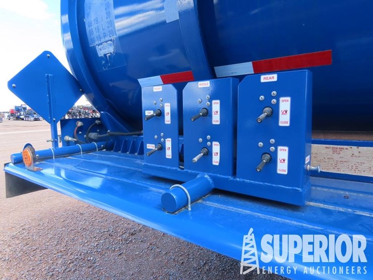 (x)-(4-44)-2017-worley-3-axle-8000-gal-transport-t-image-5