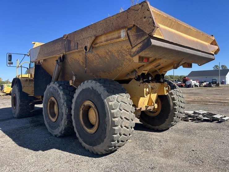 2004-volvo-a40d-image-3