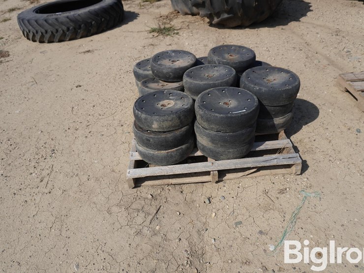 planter-gauge-wheels-image-2