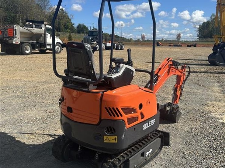 #1609-•-unused-sdle18p-mini-excavator-image-1