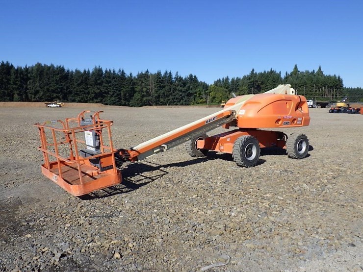 2012-jlg-400s-image-1