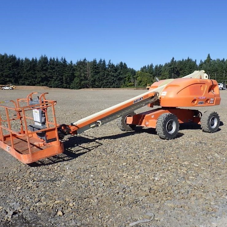 2012 JLG 400S