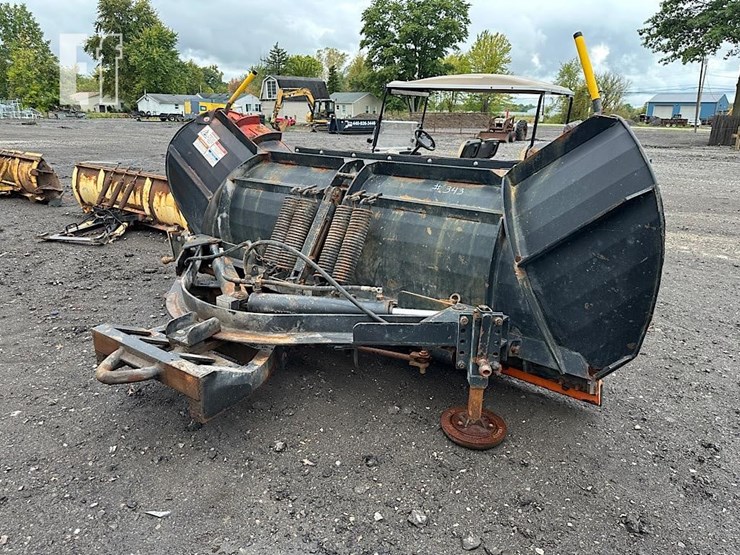 gledhill-10'-heavy-duty-snow-plow-image-3