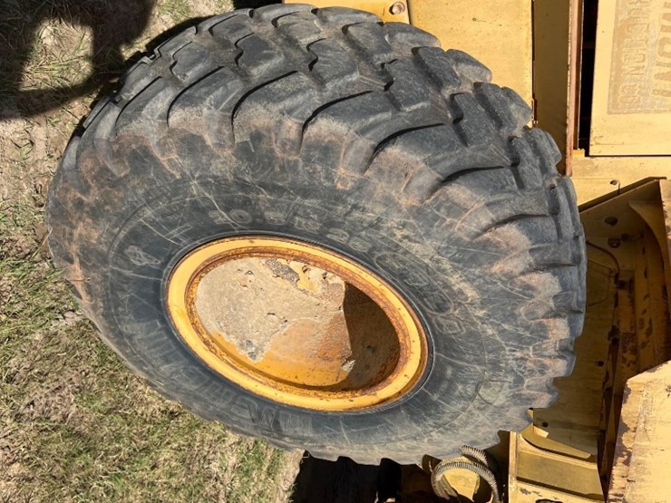 1993-deere-444e-image-9