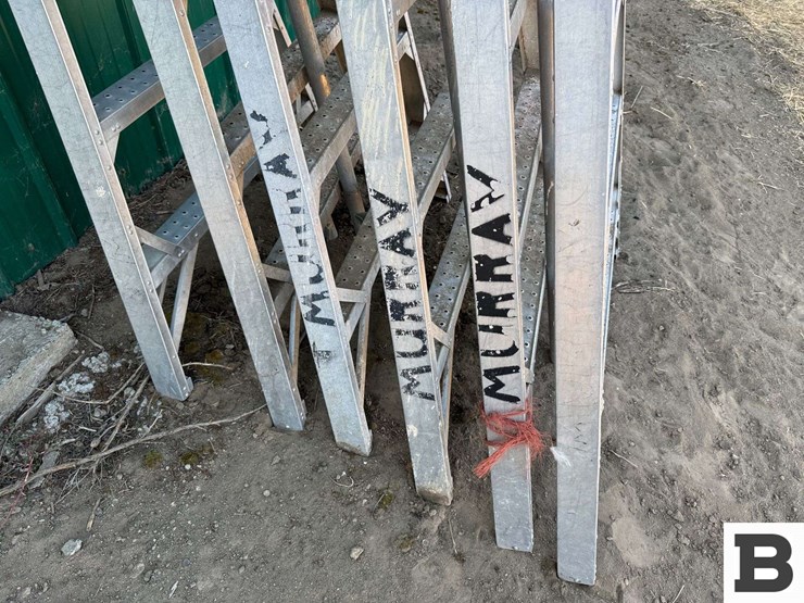 8'-aluminum-orchard-ladders-image-8