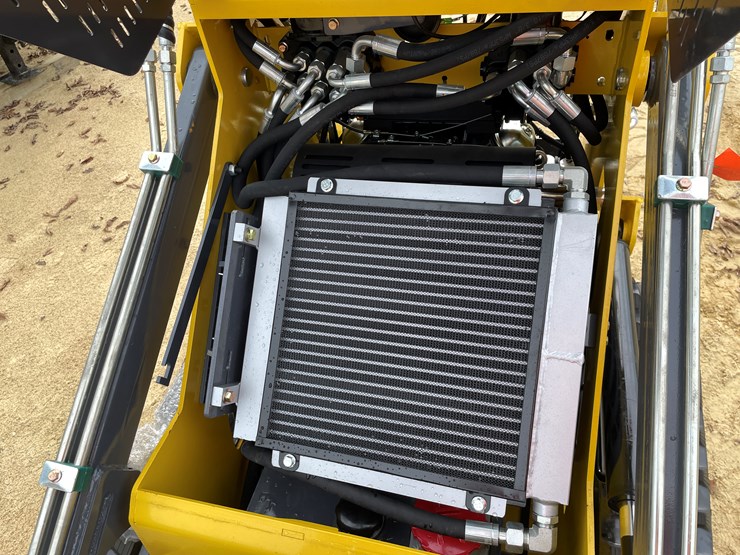 #214-•-new-landhonor-ride-on-skid-steer-loader-image-21