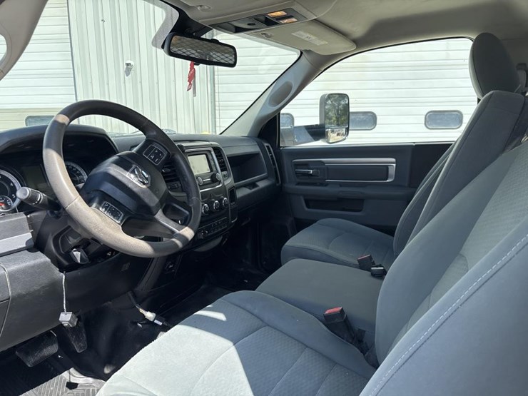2016-dodge-ram-5500-image-37
