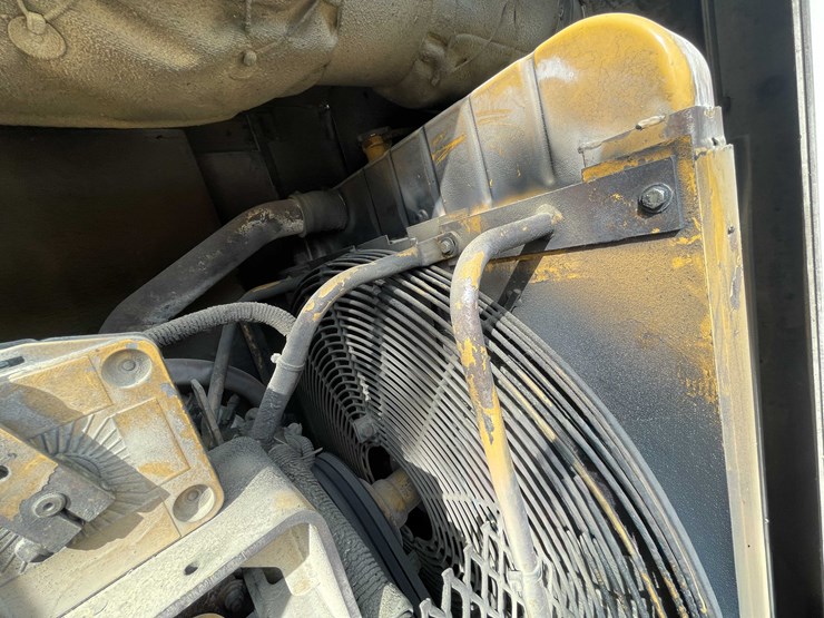 caterpillar-xq125-image-18