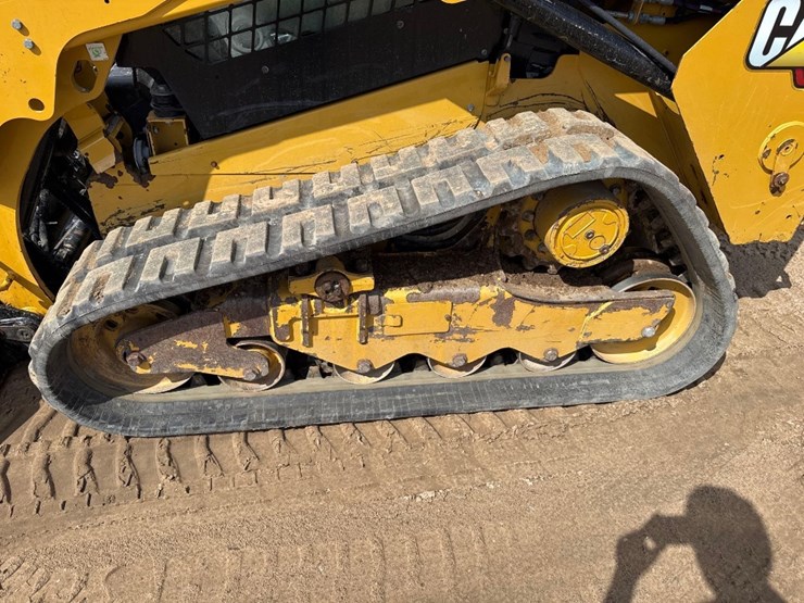 2020-caterpillar-259d3-image-18