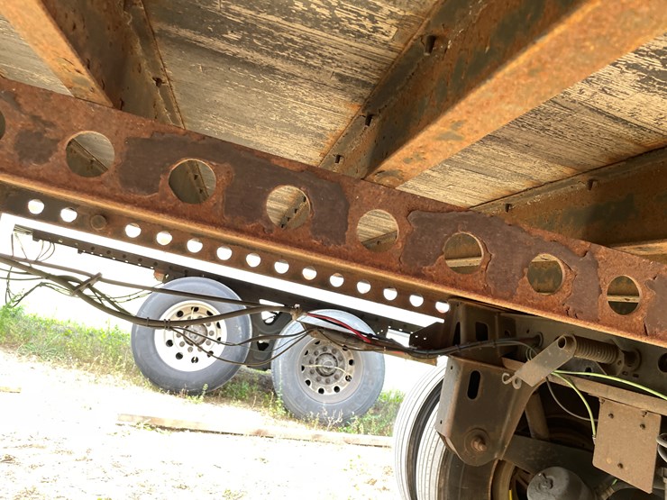 2019-stoughton-trailer-image-48