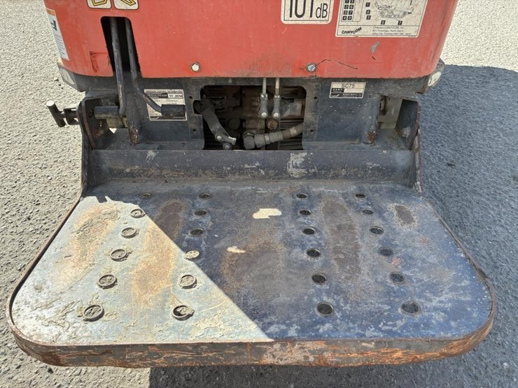 2014-canycom-tracked-mud-buggy-image-11