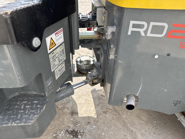 #5056-•-2019-wacker-neuson-rd28-smooth-drum-roller-image-35